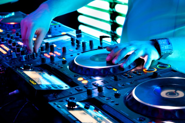 DJ